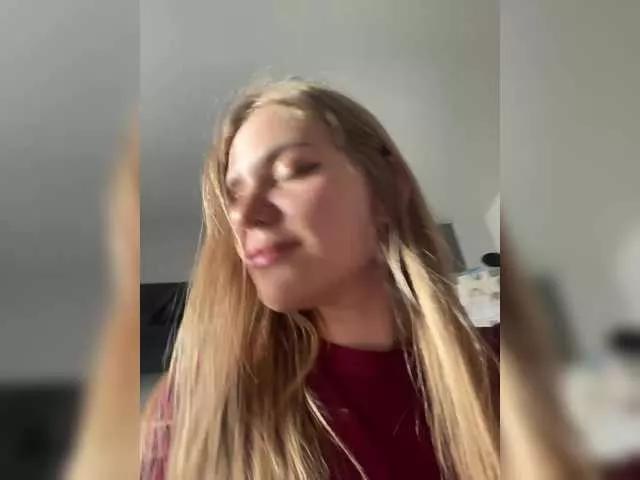 -Tiki-Riki- on BongaCams 