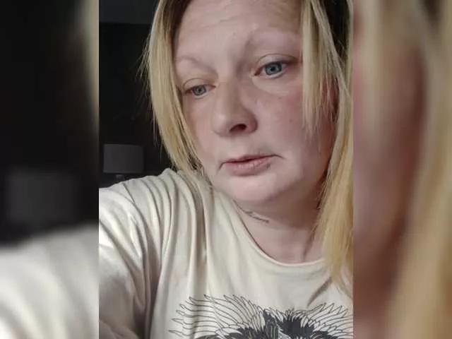 Adelaideskyy on BongaCams 