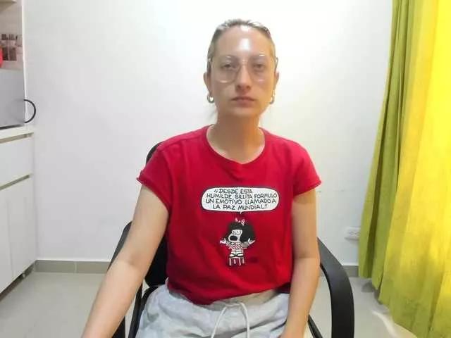 Adelejohnsonn on BongaCams 