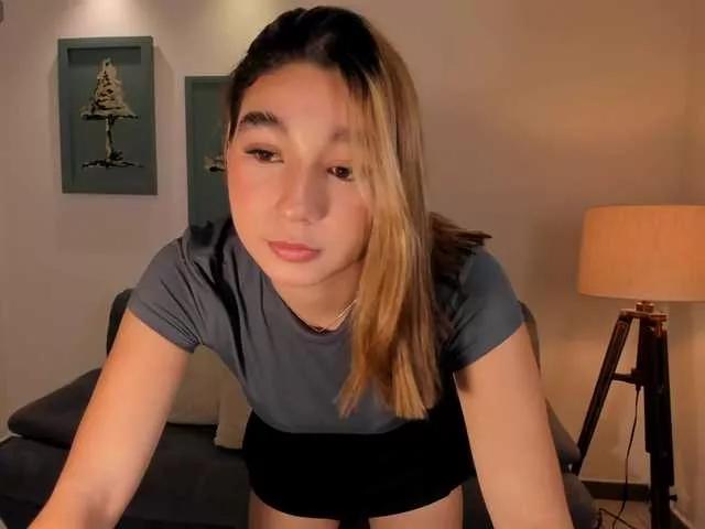 AdharaMoretti on BongaCams 
