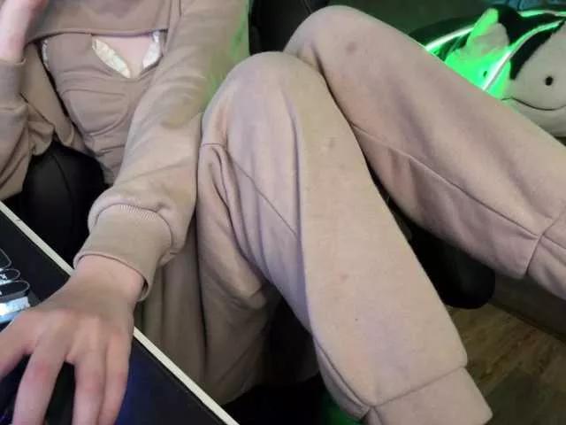 Alisa-Cheshirovna on BongaCams 