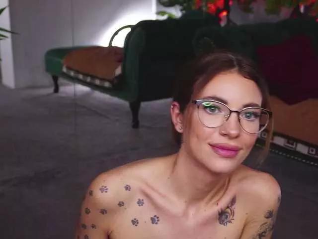 Amanda-Paw on BongaCams 