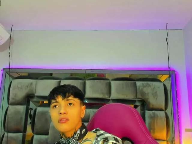 ann-scott on BongaCams 