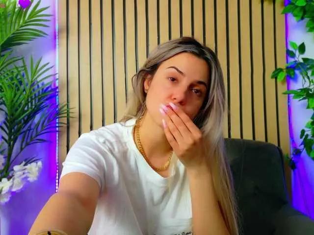 AriannaSins on BongaCams 