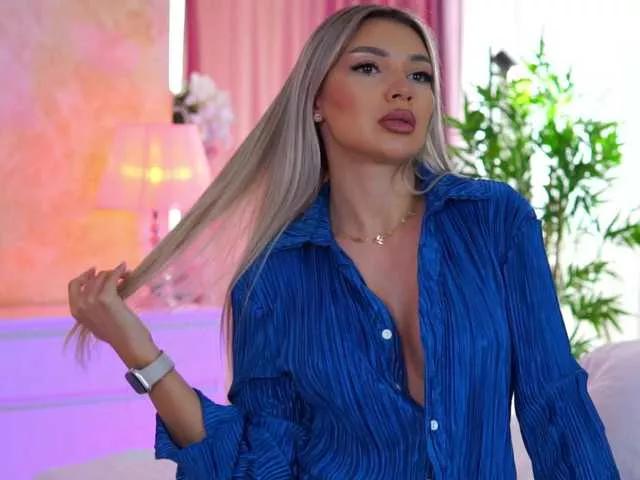 ArtTeasee on BongaCams 