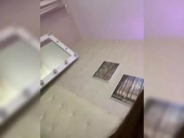 BloomJuliette on BongaCams 