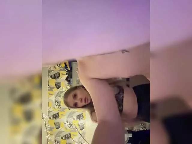 dawntis222 on BongaCams 