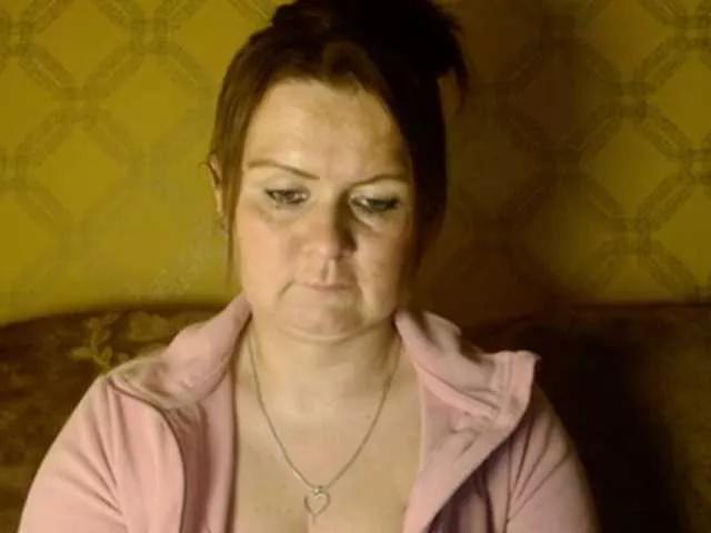DoreenAlone on BongaCams 