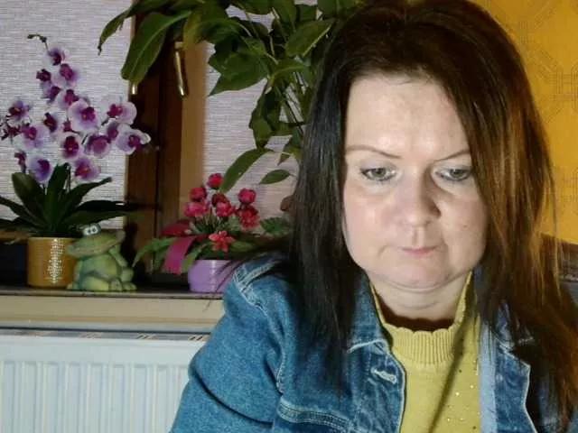 DoreenAlone on BongaCams 