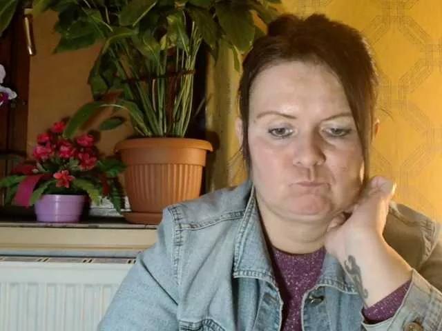 DoreenAlone on BongaCams 