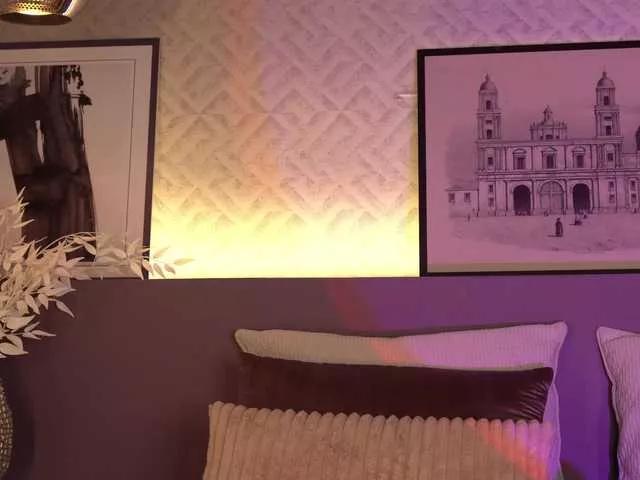 ElleDiane on BongaCams 