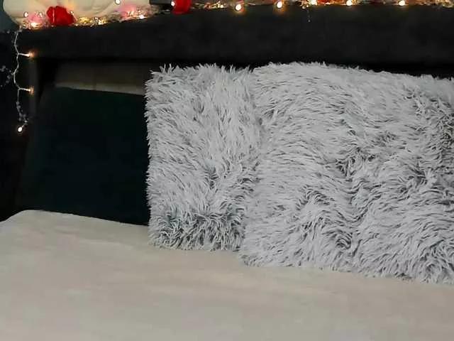 EmaLowe on BongaCams 