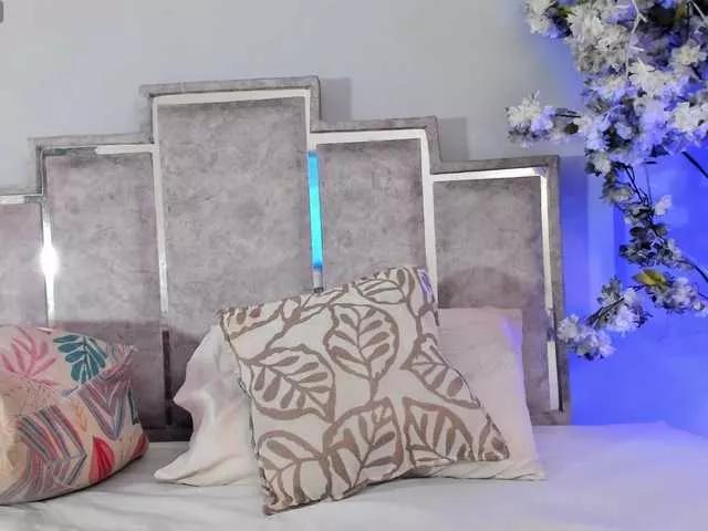 GabyyJones on BongaCams 