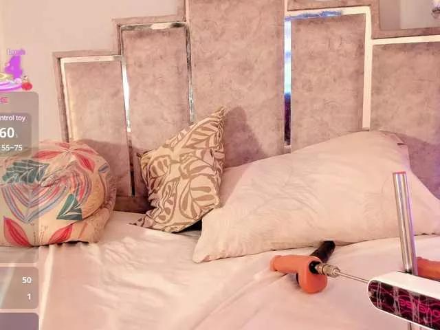 GabyyJones on BongaCams 