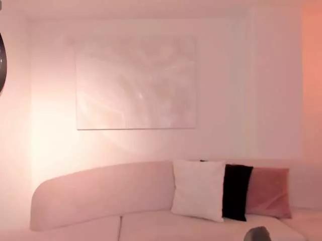 IsabellaKroft on BongaCams 