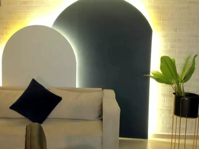 IsabellaKroft on BongaCams 