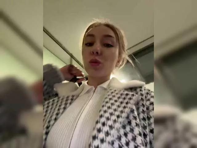Janchi- on BongaCams 