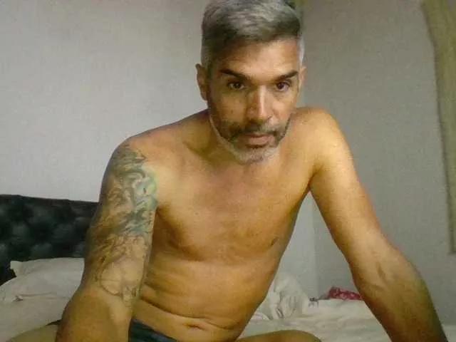 Juanyroo on BongaCams 