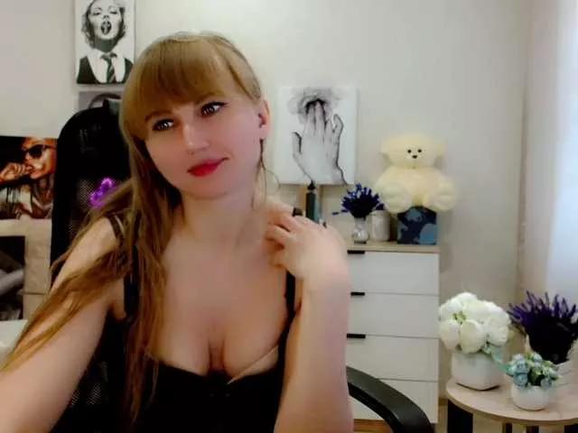 JuicyGloss on BongaCams 