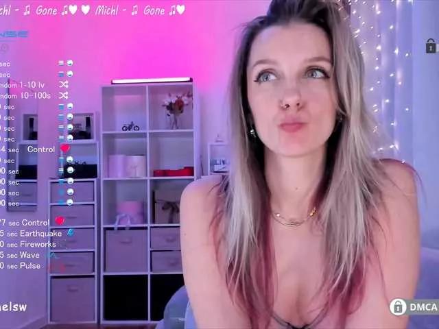 Karamelsw on BongaCams 