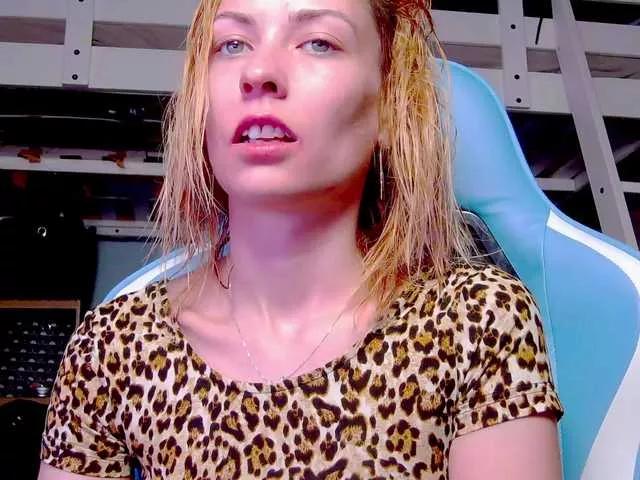 karo131324 on BongaCams 