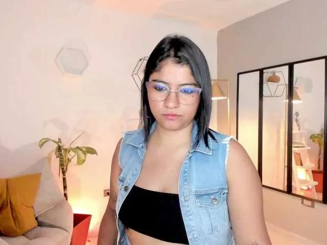 lauramontes on BongaCams 