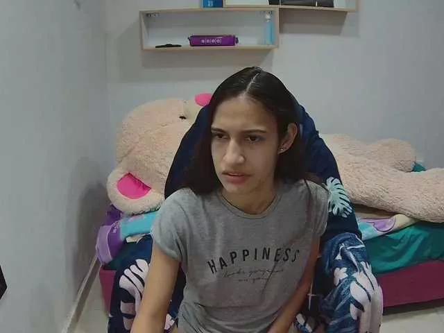 Laurishyness on BongaCams 