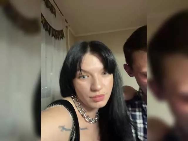 Laylay13 on BongaCams 