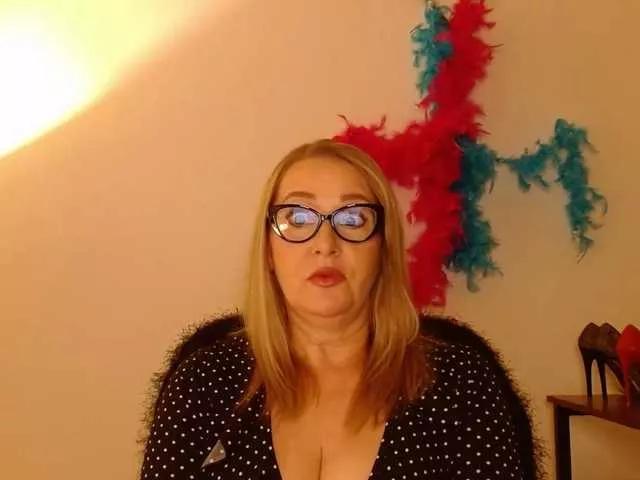 LEAperfect on BongaCams 