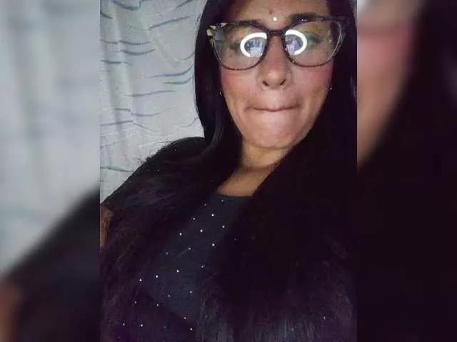 Letty33 on BongaCams 