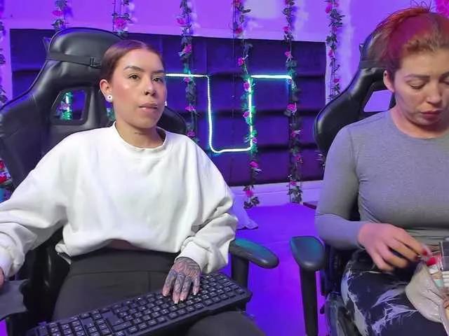 LizaAndCharlottt on BongaCams 