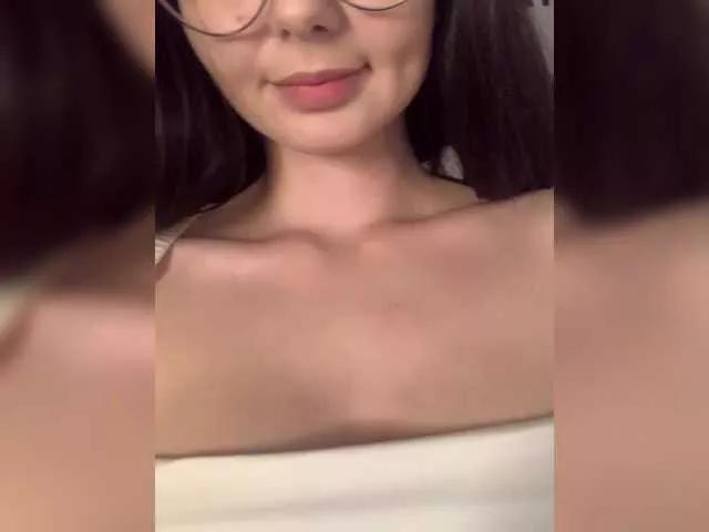 Lola-Li on BongaCams 