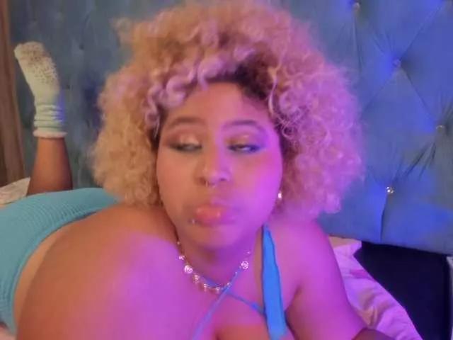 Lolalicious on BongaCams 