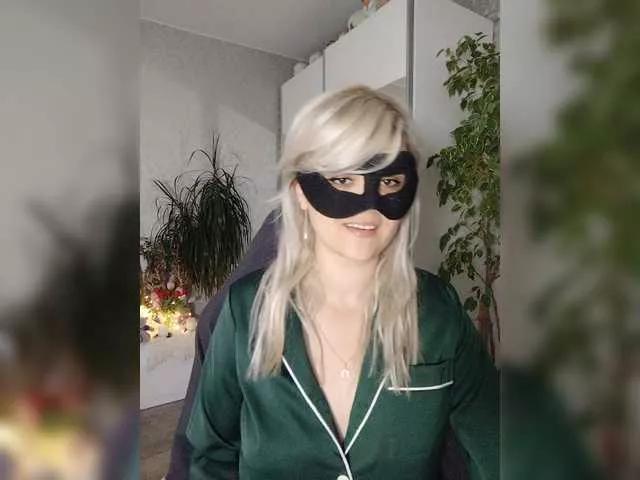 LOVEMENOW23 on BongaCams 