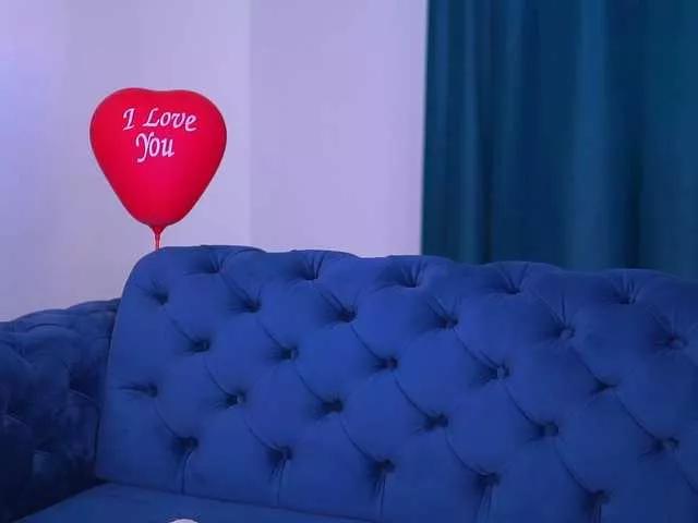 LovingBlondie on BongaCams 