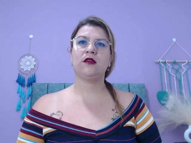 Lunamk on BongaCams 