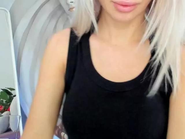 LuvSunshinee on BongaCams 