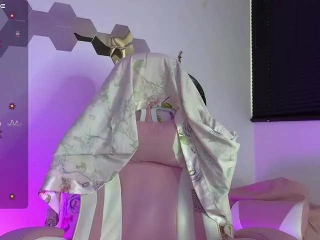 Maca-xtone on BongaCams 