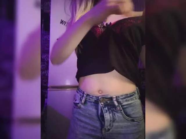 Malaya-kiss on BongaCams 