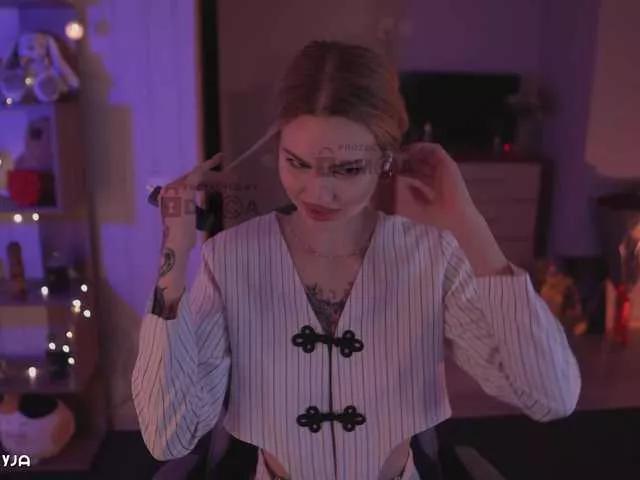 ManiFreyja on BongaCams 
