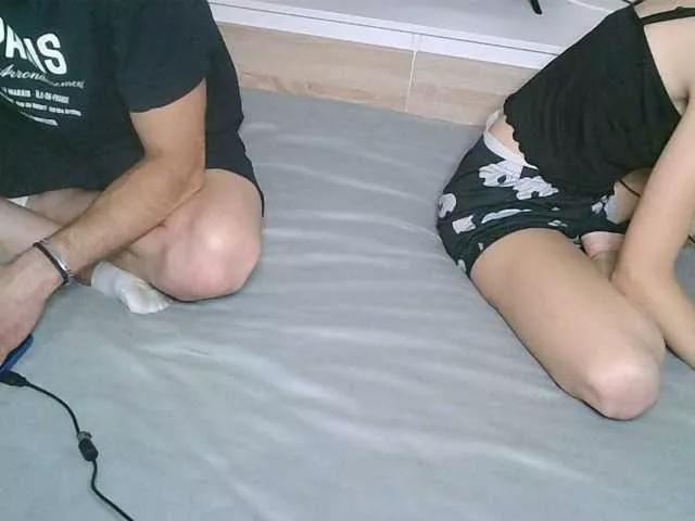 Parejaveintidos on BongaCams 