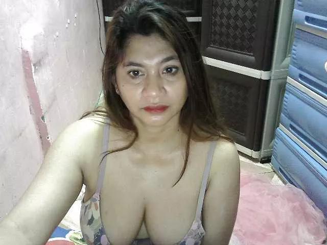 peenastyfame on BongaCams 