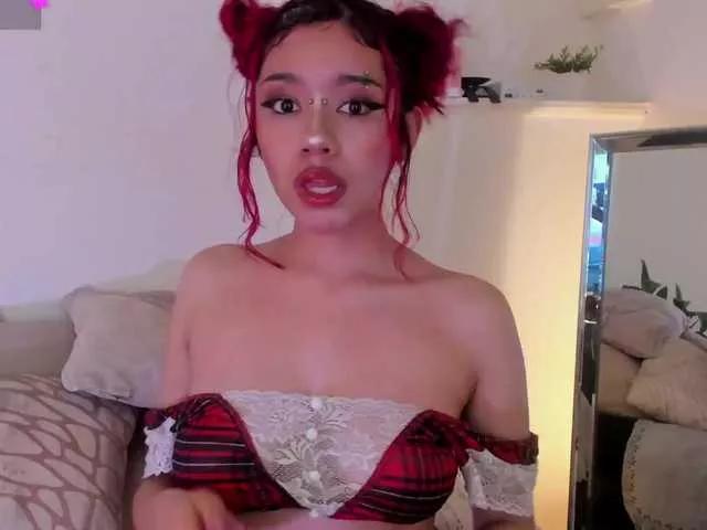 Redpandaa on BongaCams 