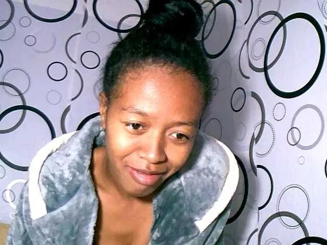 rose27 on BongaCams 