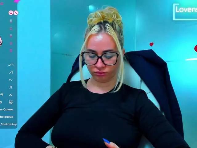 sassyqueen on BongaCams 
