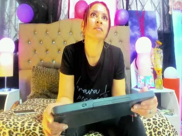 SheraMilf on BongaCams 