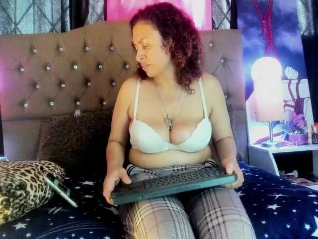SheraMilf on BongaCams 