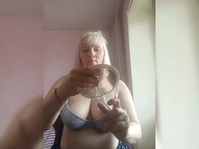 Sweetie454 on BongaCams 