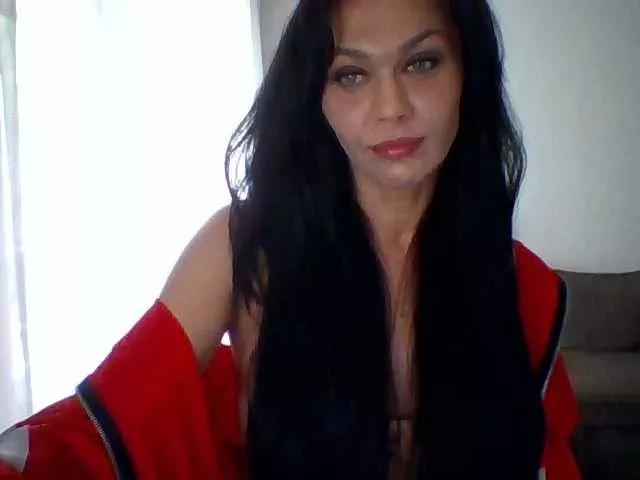 TayaDeluxe on BongaCams 