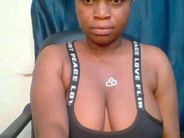 Thickerboobs-xx on BongaCams 